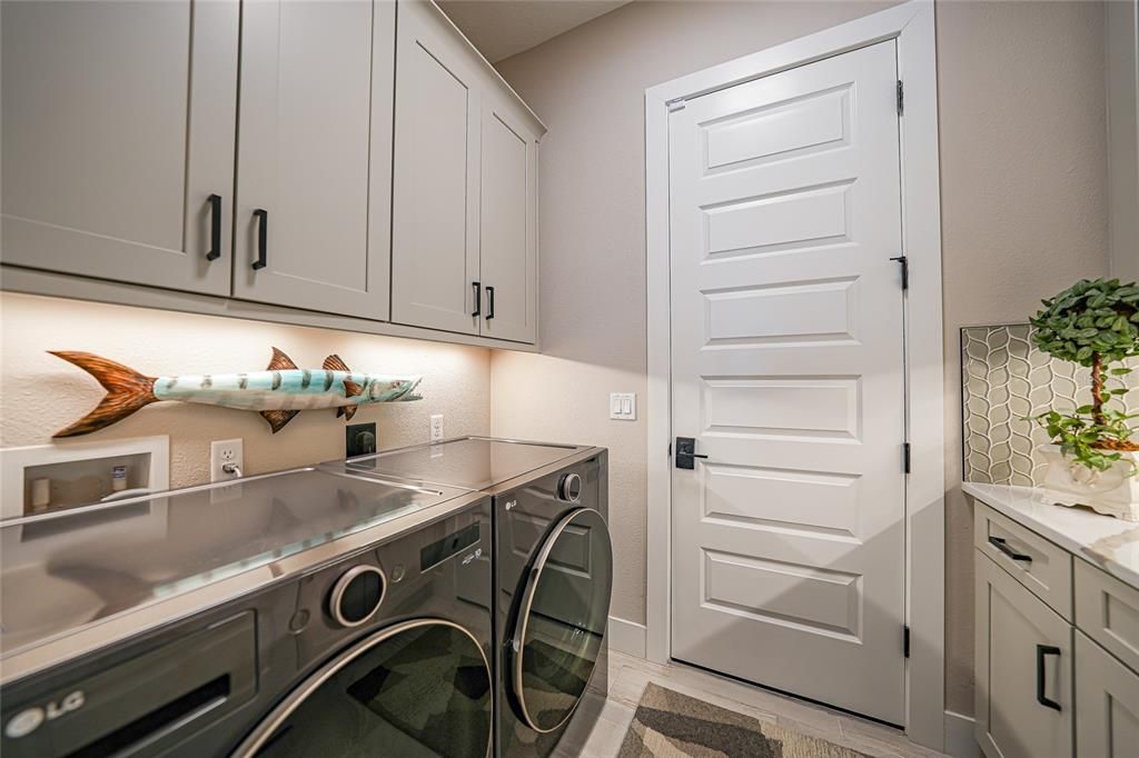 For Sale: $1,552,000 (5 beds, 4 baths, 3138 Square Feet)