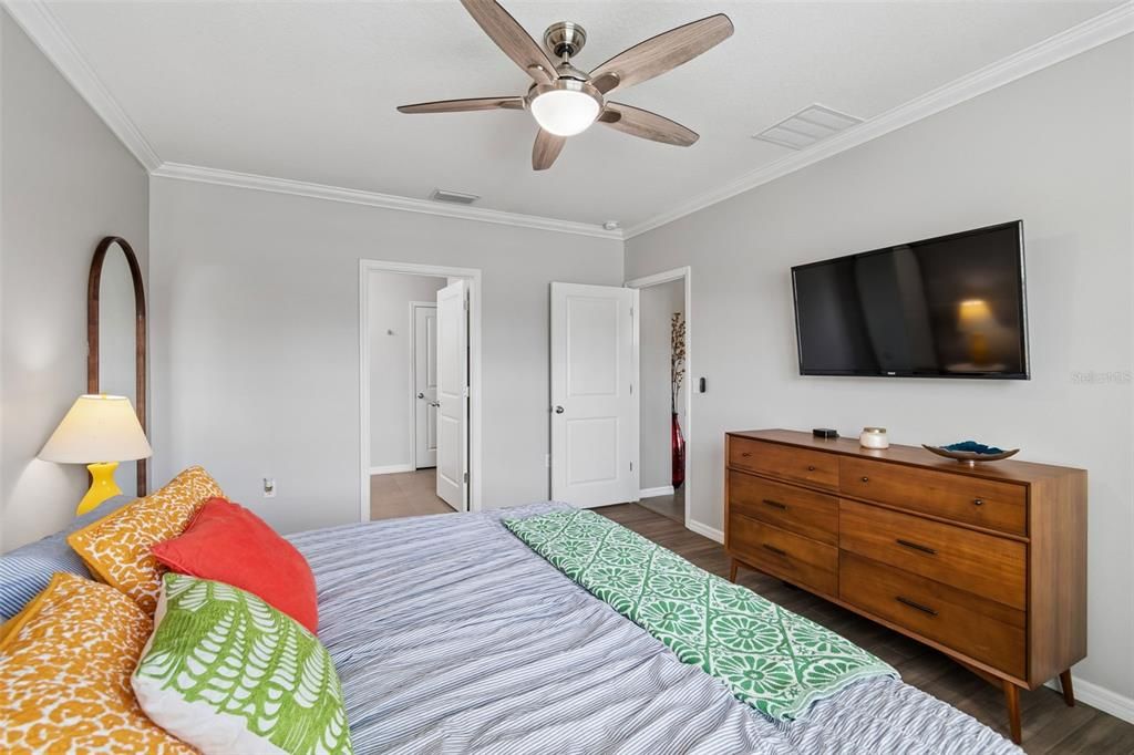 Activo con contrato: $475,000 (4 camas, 2 baños, 1846 Pies cuadrados)