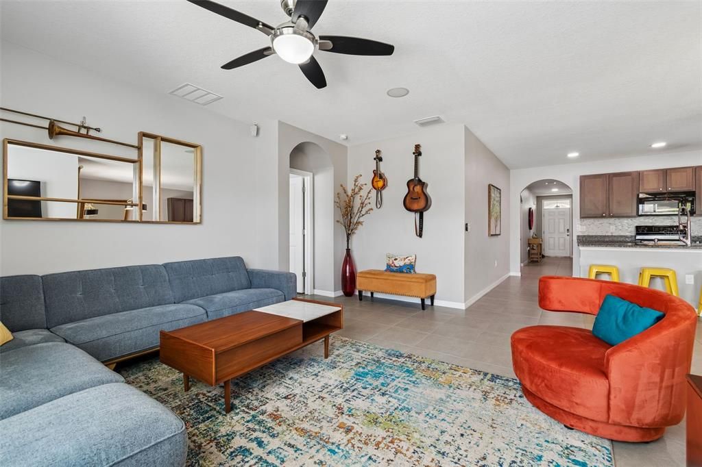Activo con contrato: $475,000 (4 camas, 2 baños, 1846 Pies cuadrados)