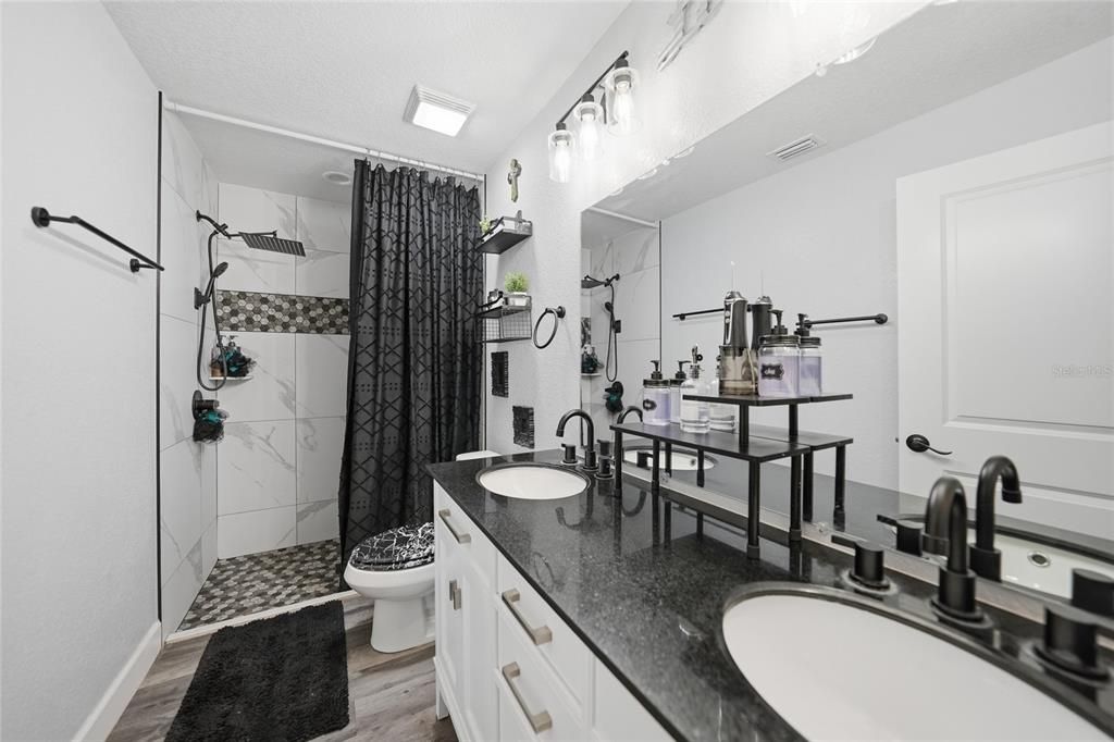 For Sale: $379,900 (3 beds, 2 baths, 1374 Square Feet)