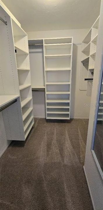 Activo con contrato: $2,950 (3 camas, 2 baños, 1465 Pies cuadrados)