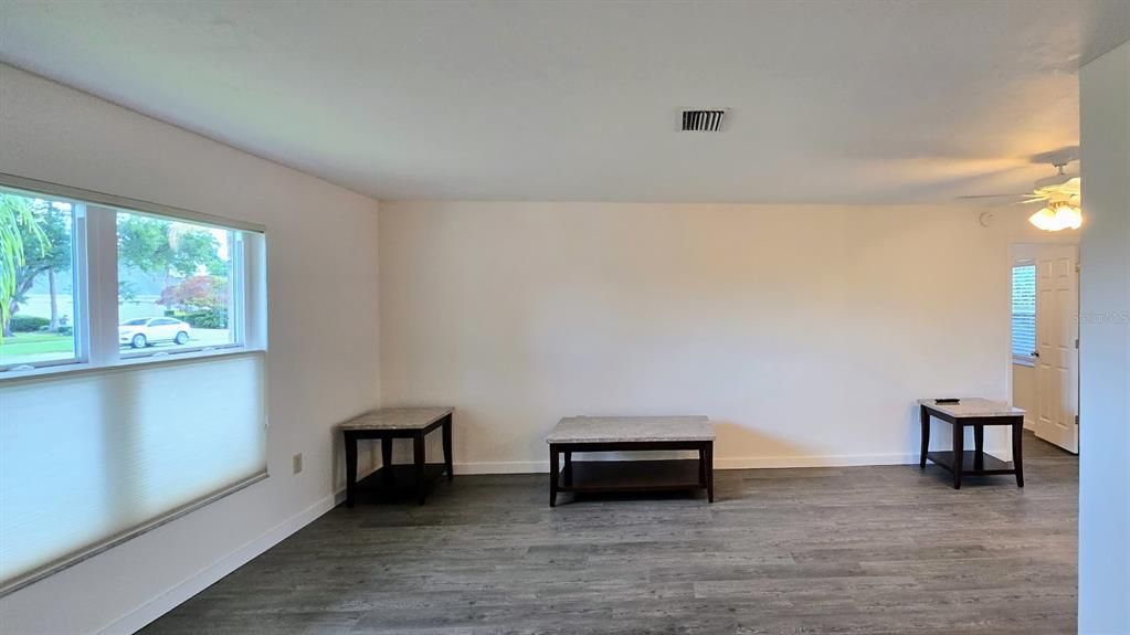 Activo con contrato: $2,950 (3 camas, 2 baños, 1465 Pies cuadrados)