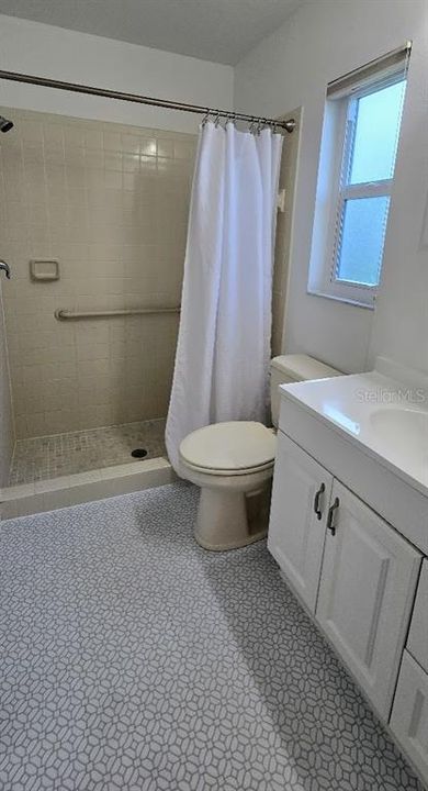 Activo con contrato: $2,950 (3 camas, 2 baños, 1465 Pies cuadrados)