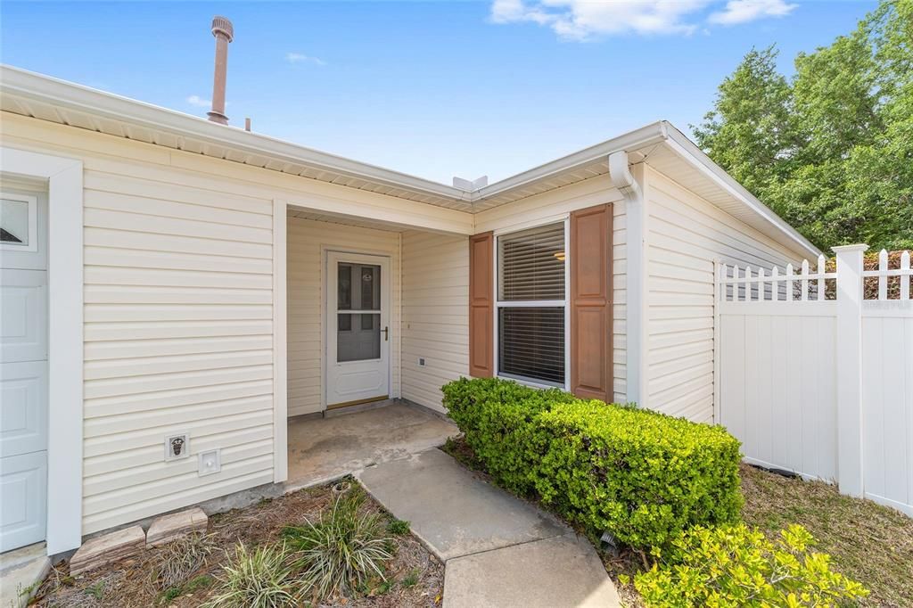 Activo con contrato: $245,000 (2 camas, 2 baños, 1275 Pies cuadrados)