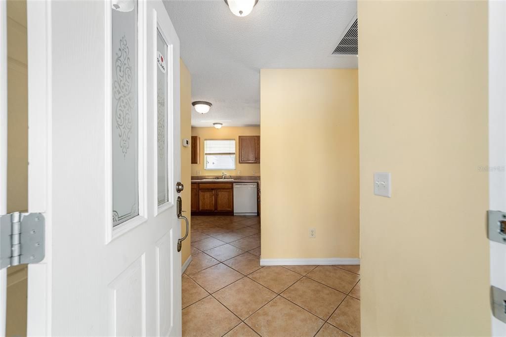 Activo con contrato: $245,000 (2 camas, 2 baños, 1275 Pies cuadrados)