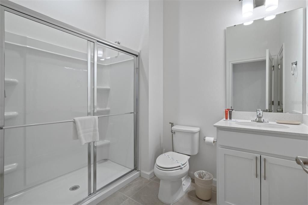 For Sale: $939,000 (5 beds, 5 baths, 1906 Square Feet)