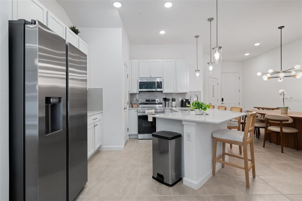 For Sale: $939,000 (5 beds, 5 baths, 1906 Square Feet)