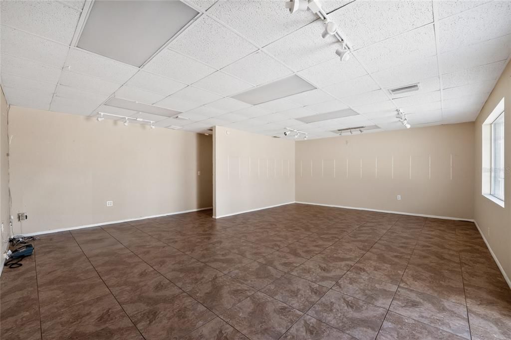 Activo con contrato: $700,000 (0 camas, 0 baños, 1242 Pies cuadrados)