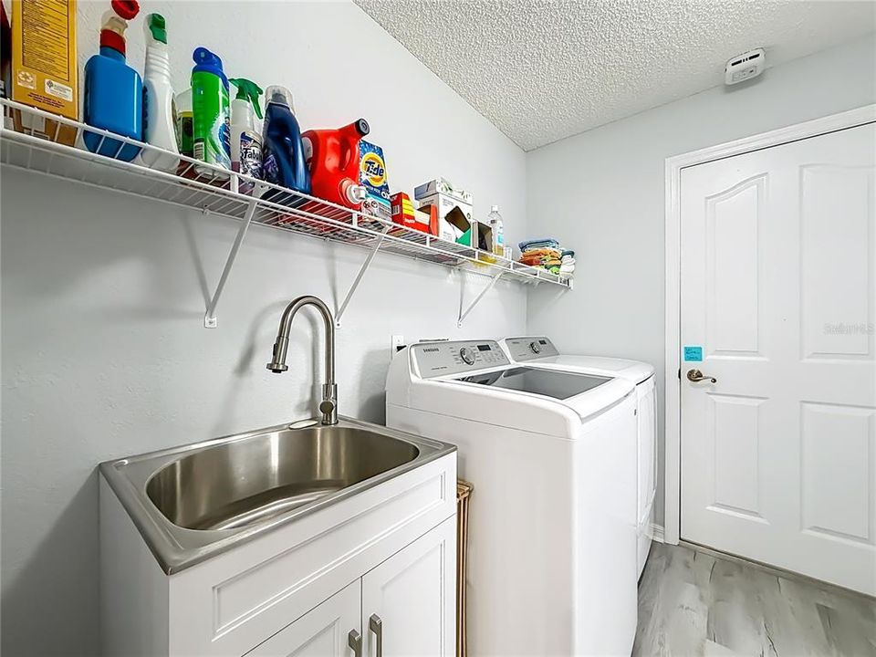 En Venta: $700,000 (4 camas, 2 baños, 2959 Pies cuadrados)