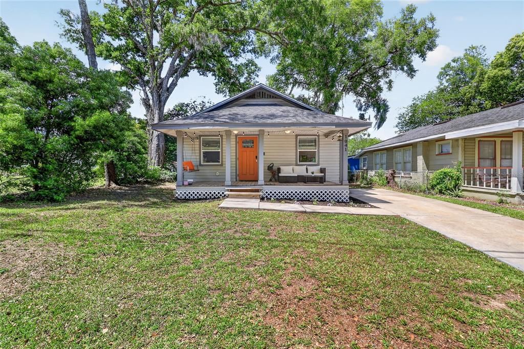 Active With Contract: $235,000 (2 beds, 2 baths, 816 Square Feet)