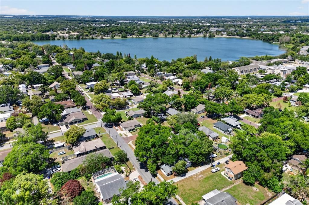 Active With Contract: $235,000 (2 beds, 2 baths, 816 Square Feet)