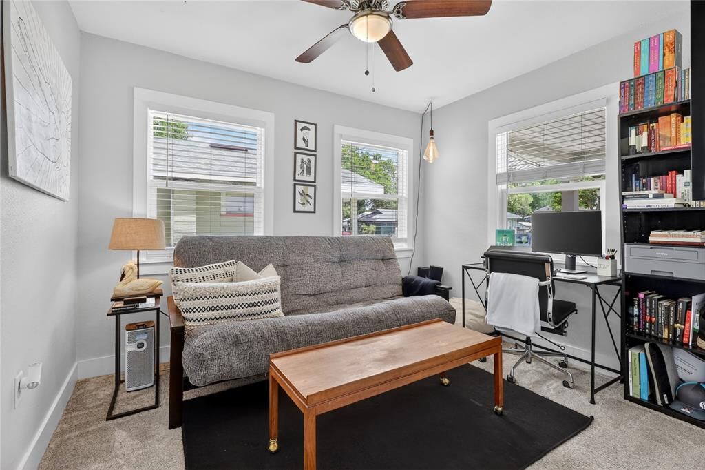 Active With Contract: $235,000 (2 beds, 2 baths, 816 Square Feet)