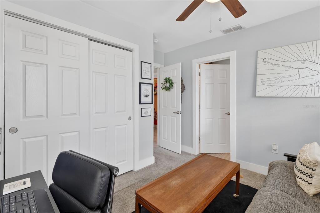 Active With Contract: $235,000 (2 beds, 2 baths, 816 Square Feet)