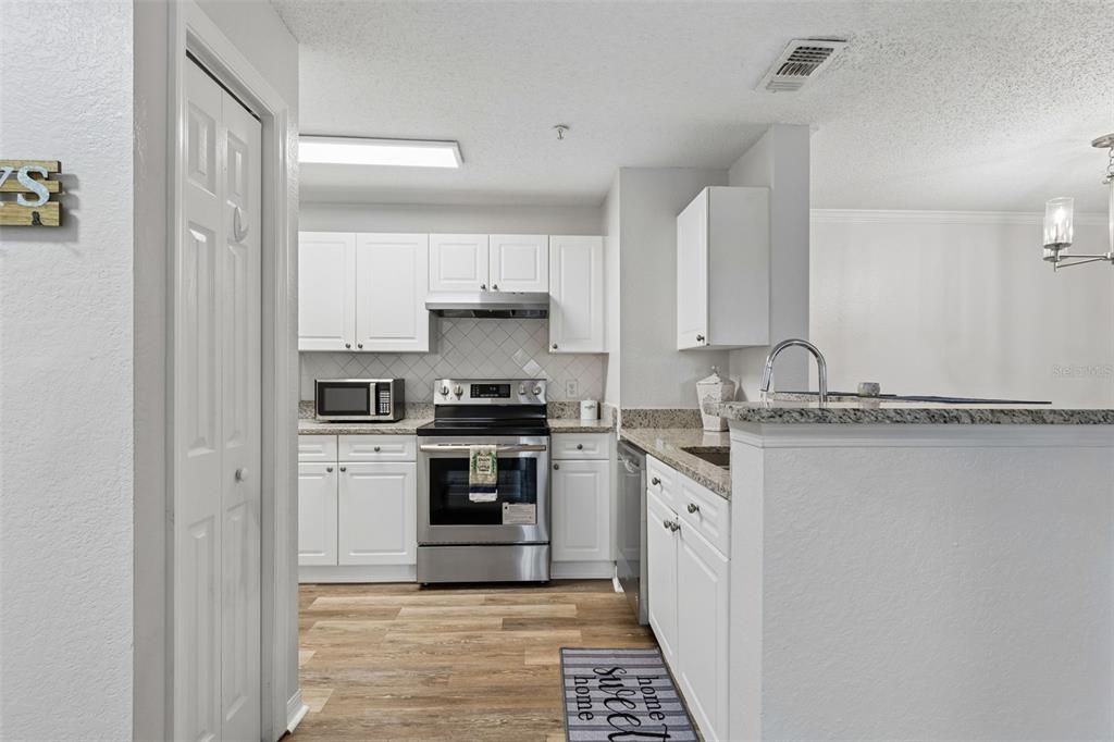En Venta: $170,000 (2 camas, 2 baños, 1083 Pies cuadrados)