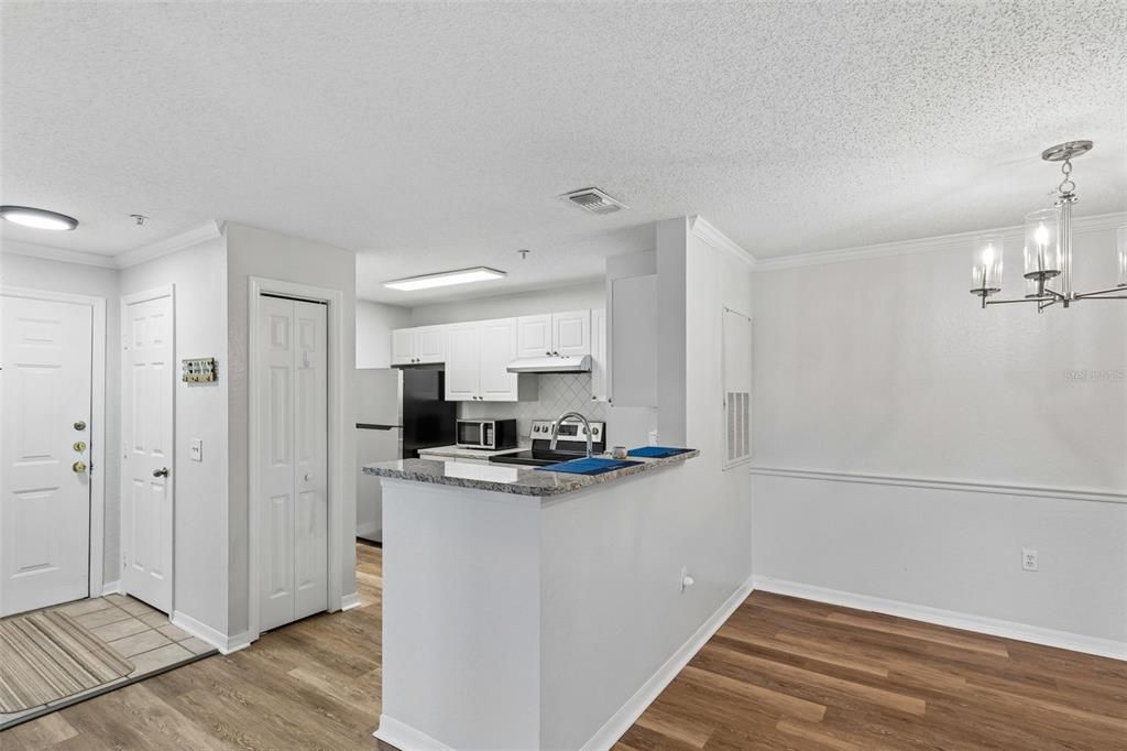 En Venta: $170,000 (2 camas, 2 baños, 1083 Pies cuadrados)