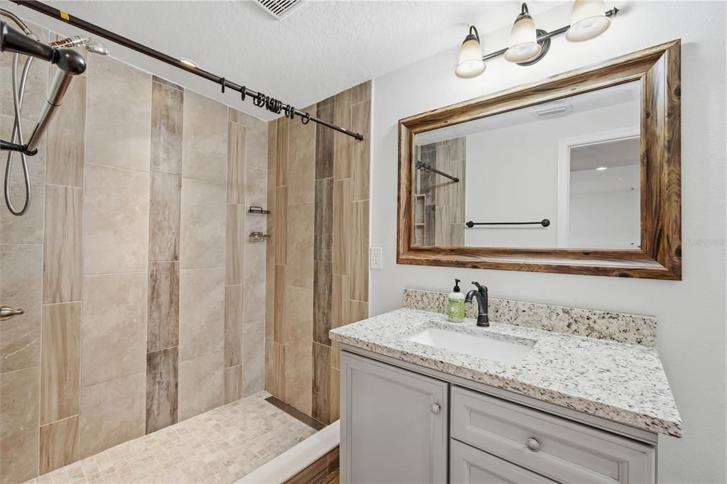 For Rent: $1,695 (3 beds, 2 baths, 864 Square Feet)