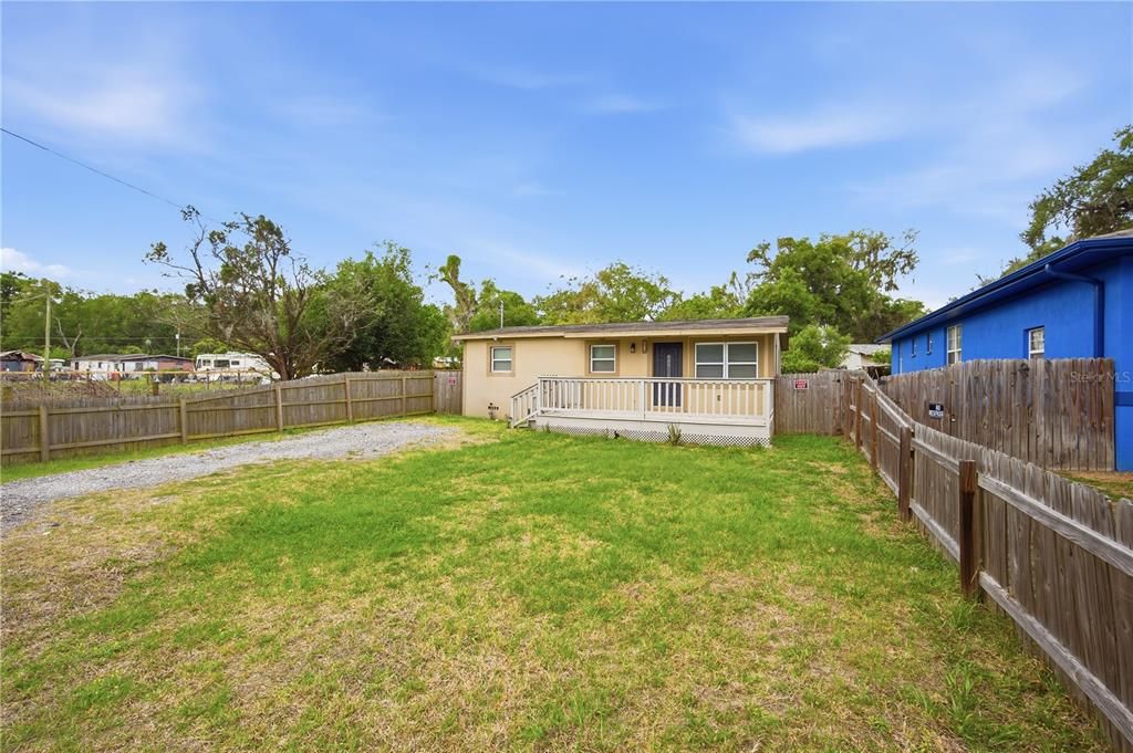 For Rent: $1,695 (3 beds, 2 baths, 864 Square Feet)