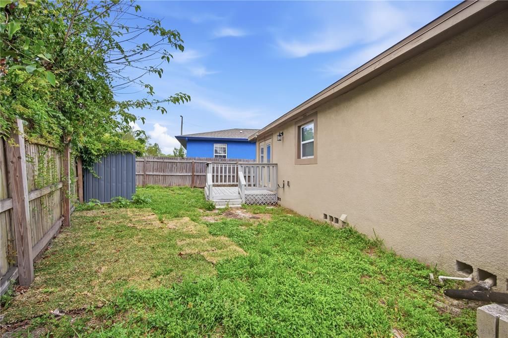 For Rent: $1,695 (3 beds, 2 baths, 864 Square Feet)