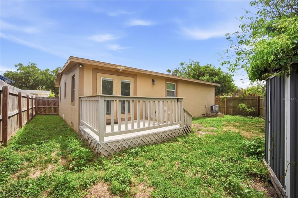 For Rent: $1,695 (3 beds, 2 baths, 864 Square Feet)