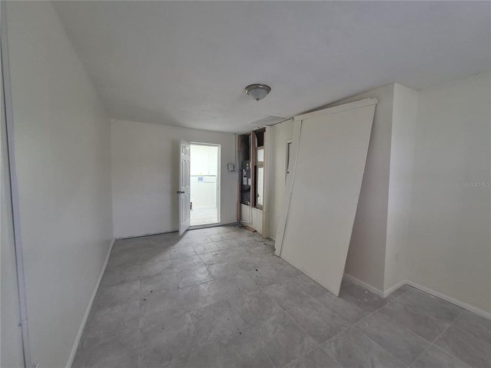 For Rent: $1,299 (3 beds, 1 baths, 1140 Square Feet)