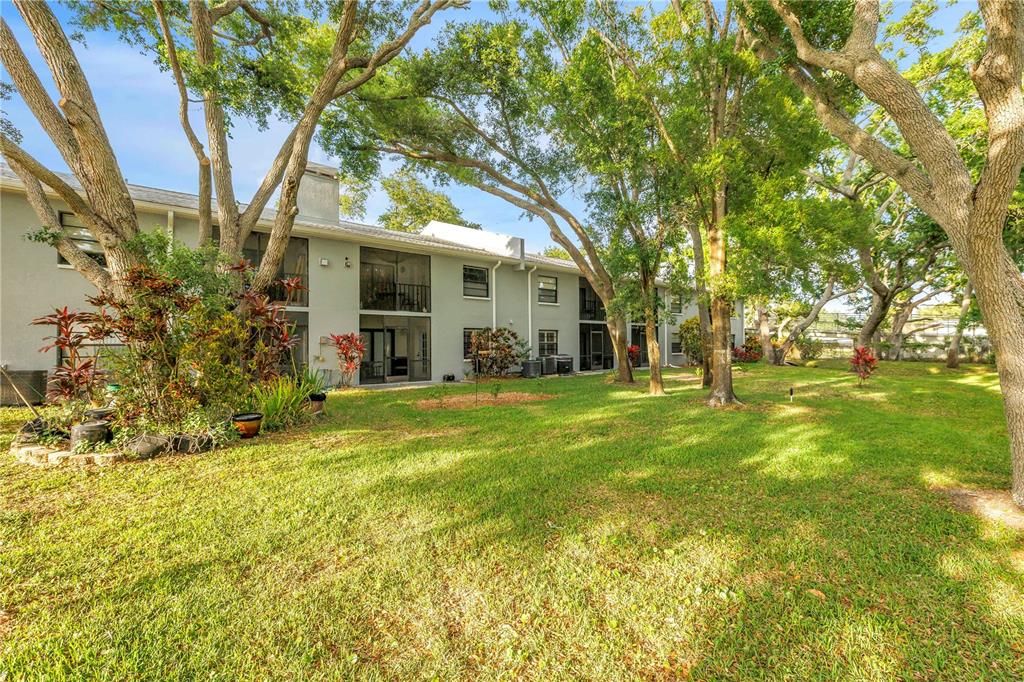 Activo con contrato: $220,000 (2 camas, 2 baños, 1040 Pies cuadrados)