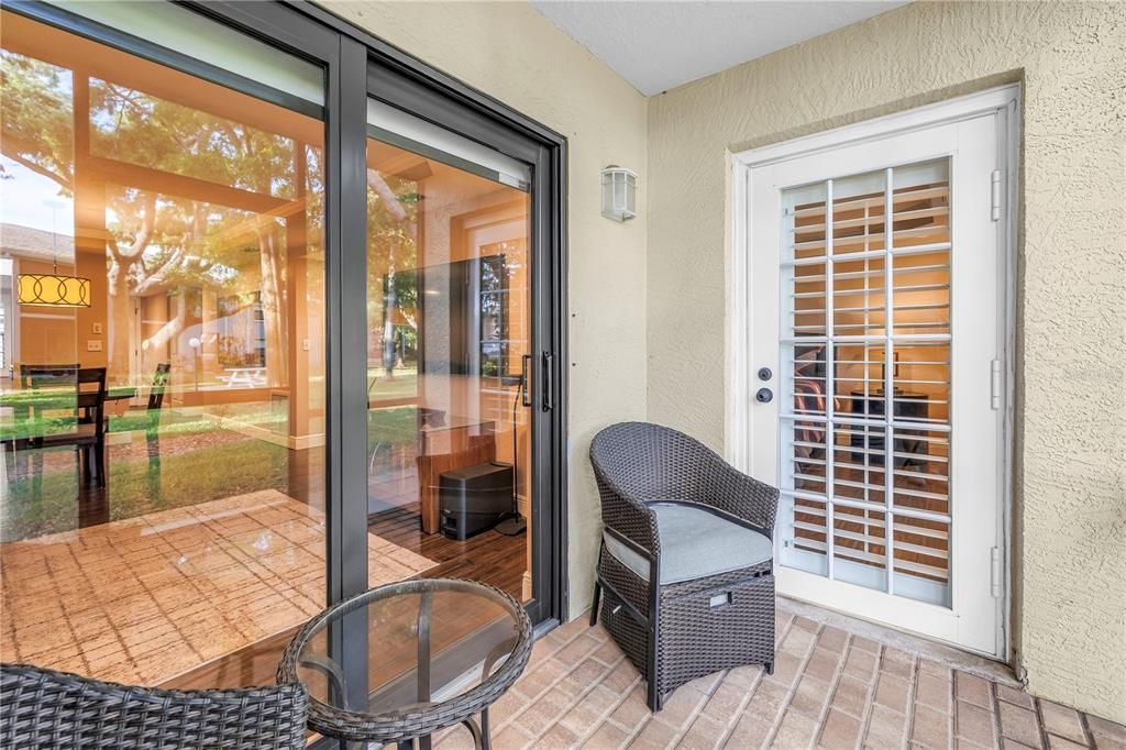 Activo con contrato: $220,000 (2 camas, 2 baños, 1040 Pies cuadrados)