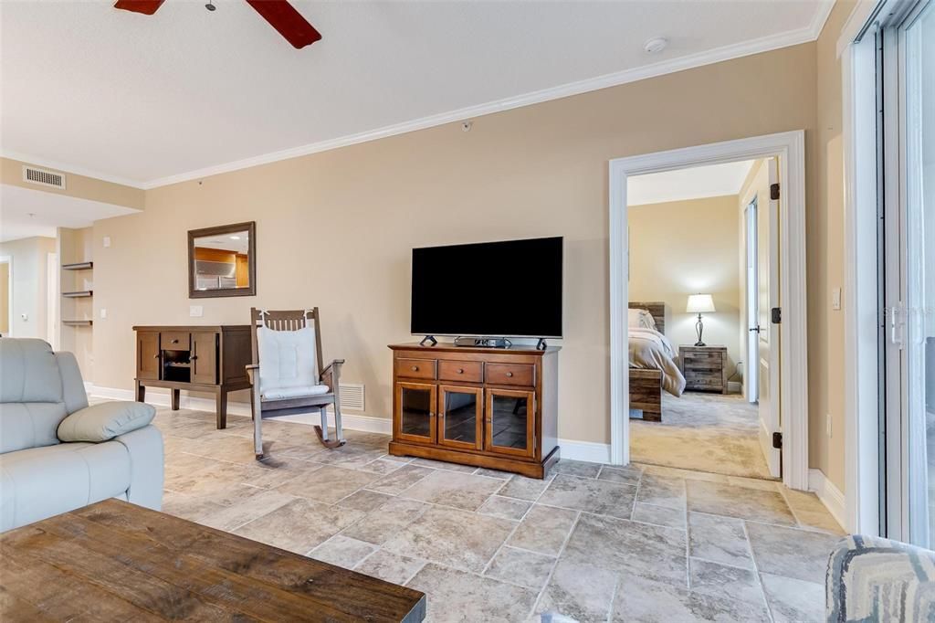 For Rent: $2,500 (3 beds, 2 baths, 1344 Square Feet)