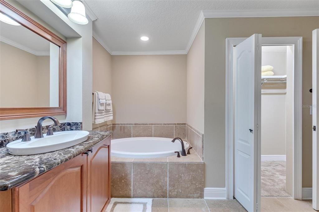 For Rent: $2,500 (3 beds, 2 baths, 1344 Square Feet)