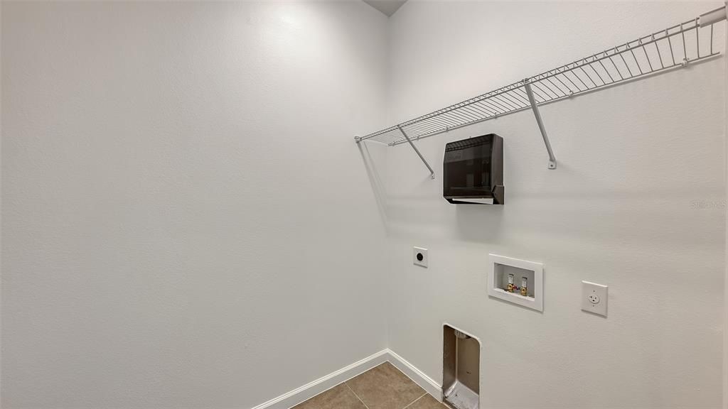 Active With Contract: $349,999 (3 beds, 2 baths, 1799 Square Feet)