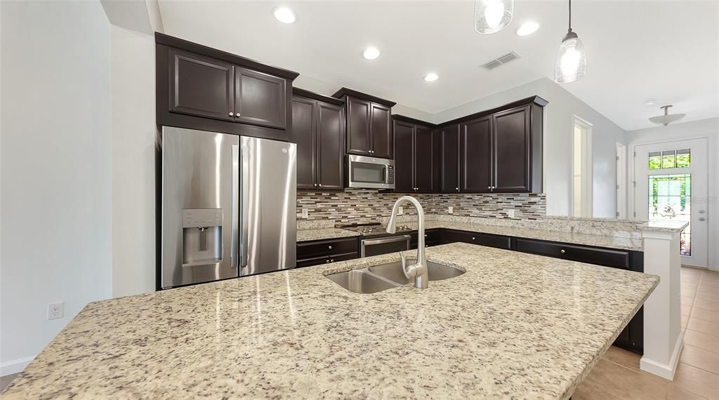 Active With Contract: $349,999 (3 beds, 2 baths, 1799 Square Feet)