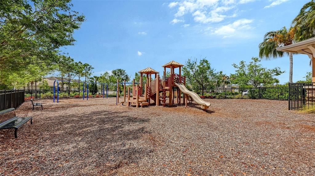 Active With Contract: $349,999 (3 beds, 2 baths, 1799 Square Feet)