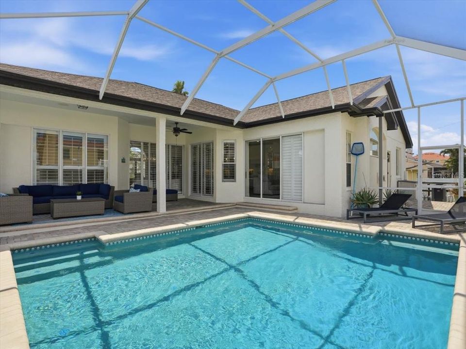 For Sale: $1,525,000 (3 beds, 2 baths, 2092 Square Feet)