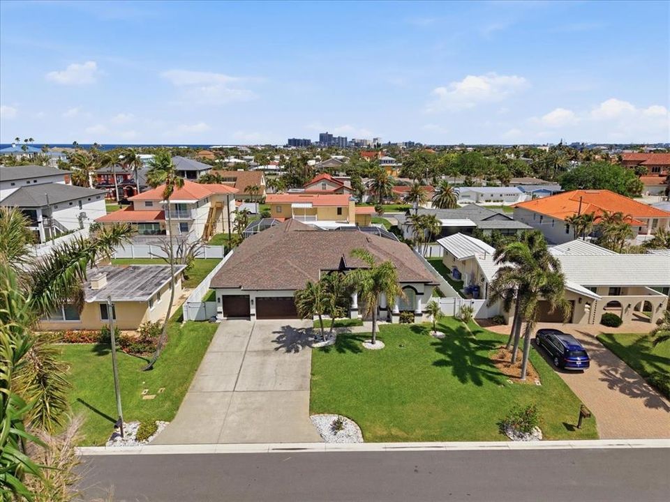 For Sale: $1,525,000 (3 beds, 2 baths, 2092 Square Feet)
