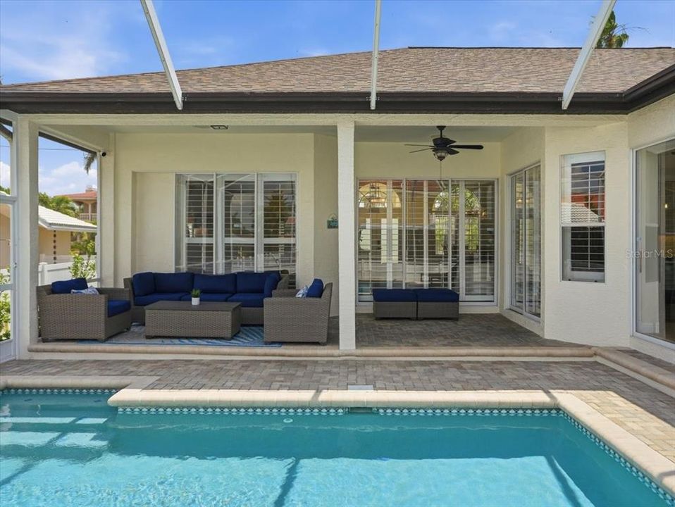 For Sale: $1,525,000 (3 beds, 2 baths, 2092 Square Feet)