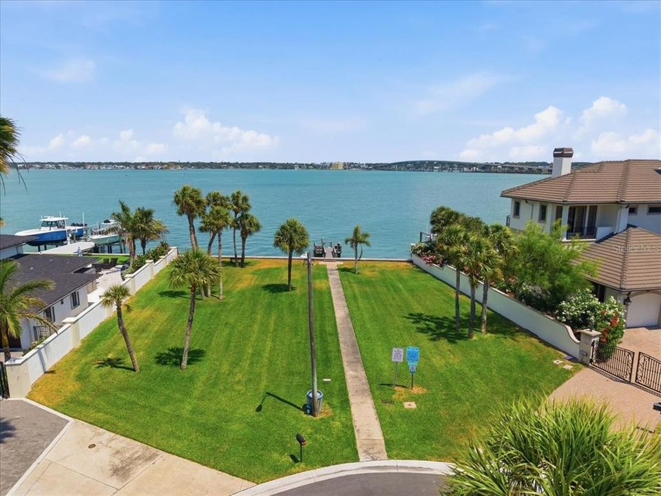 For Sale: $1,525,000 (3 beds, 2 baths, 2092 Square Feet)
