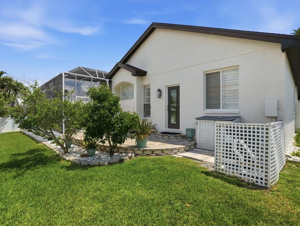 For Sale: $1,525,000 (3 beds, 2 baths, 2092 Square Feet)