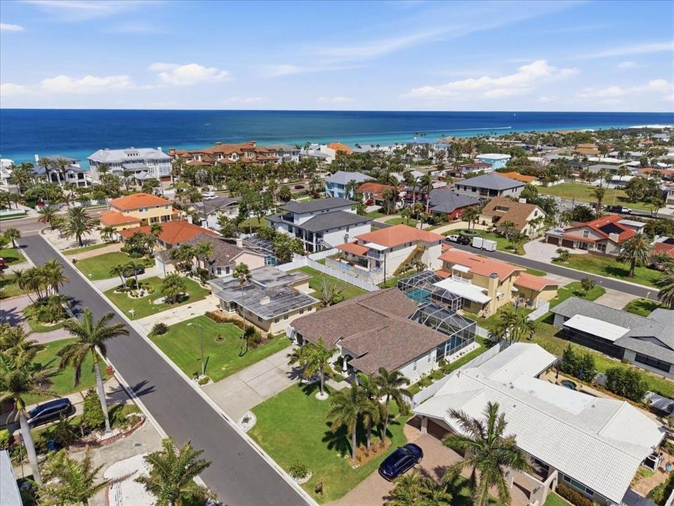 For Sale: $1,525,000 (3 beds, 2 baths, 2092 Square Feet)