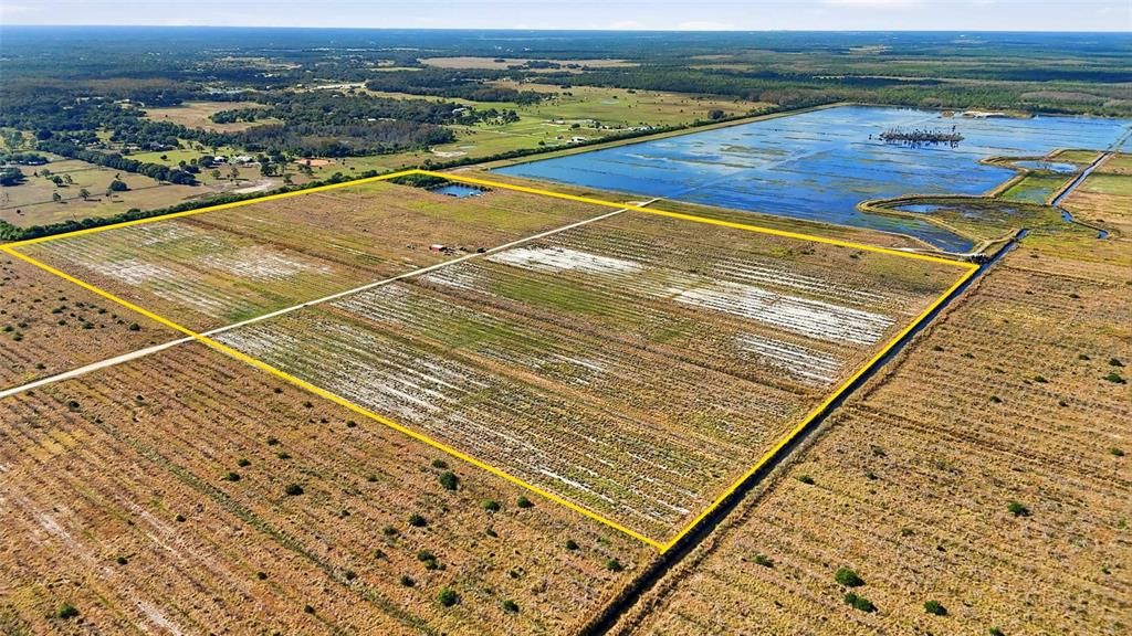 На продажу: $1,332,000 (111.55 acres)