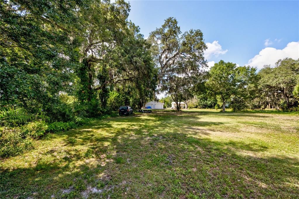 待售: $600,000 (0.70 acres)