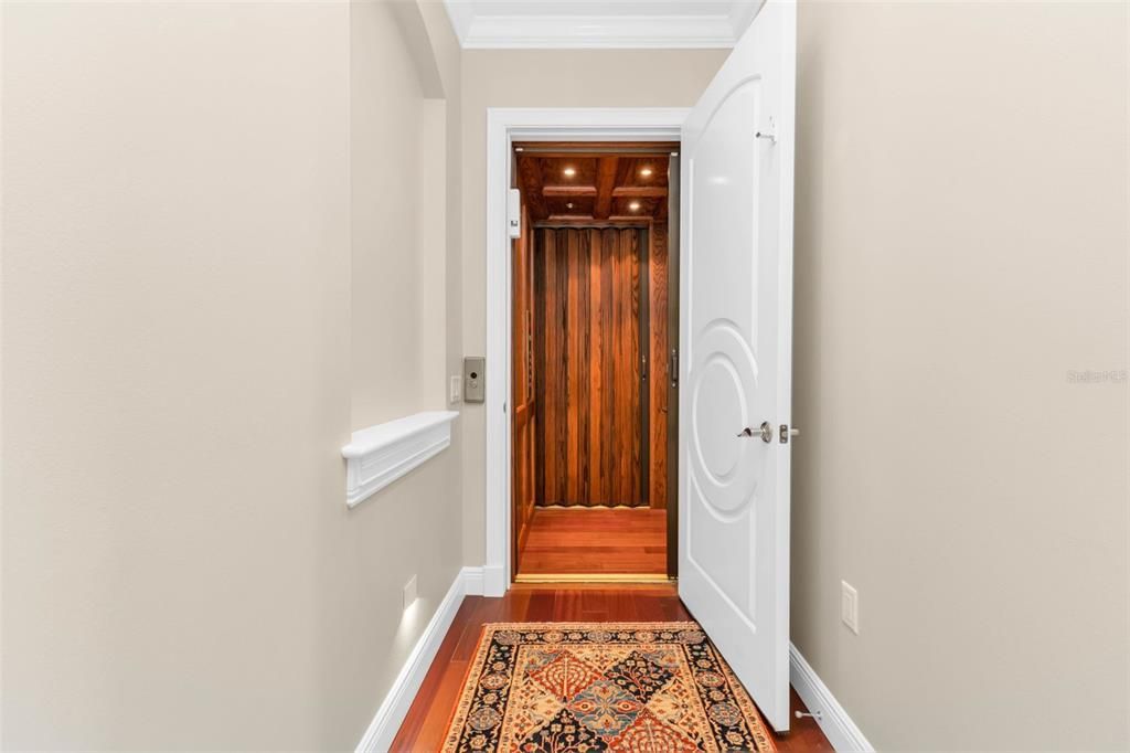 En Venta: $1,850,000 (4 camas, 3 baños, 5305 Pies cuadrados)
