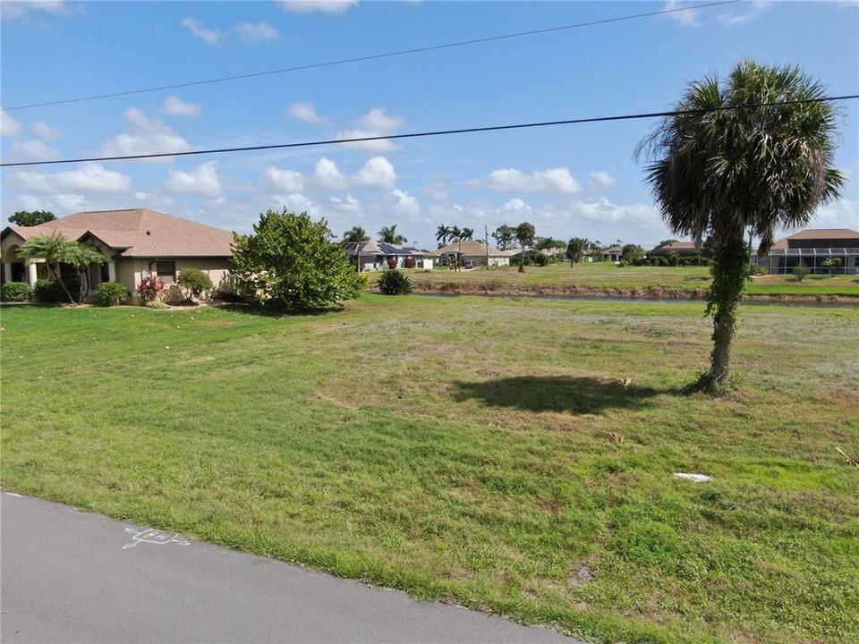 待售: $99,000 (0.44 acres)