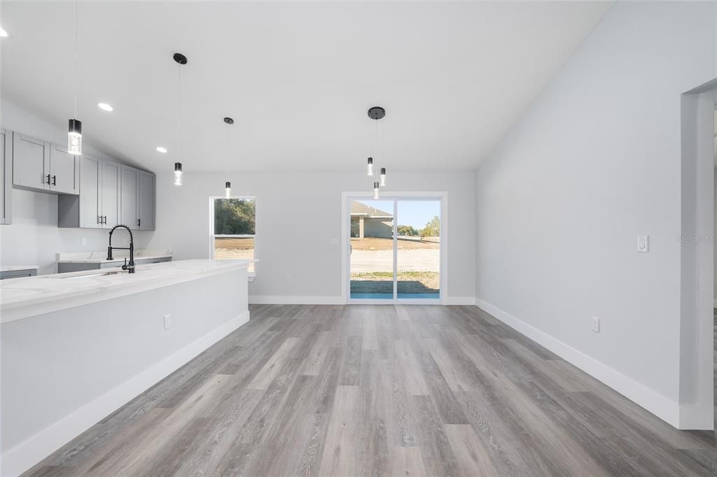 En Venta: $259,900 (3 camas, 2 baños, 1576 Pies cuadrados)
