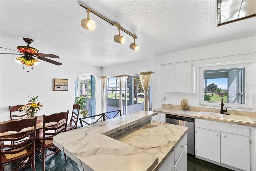 For Sale: $668,000 (5 beds, 4 baths, 2806 Square Feet)