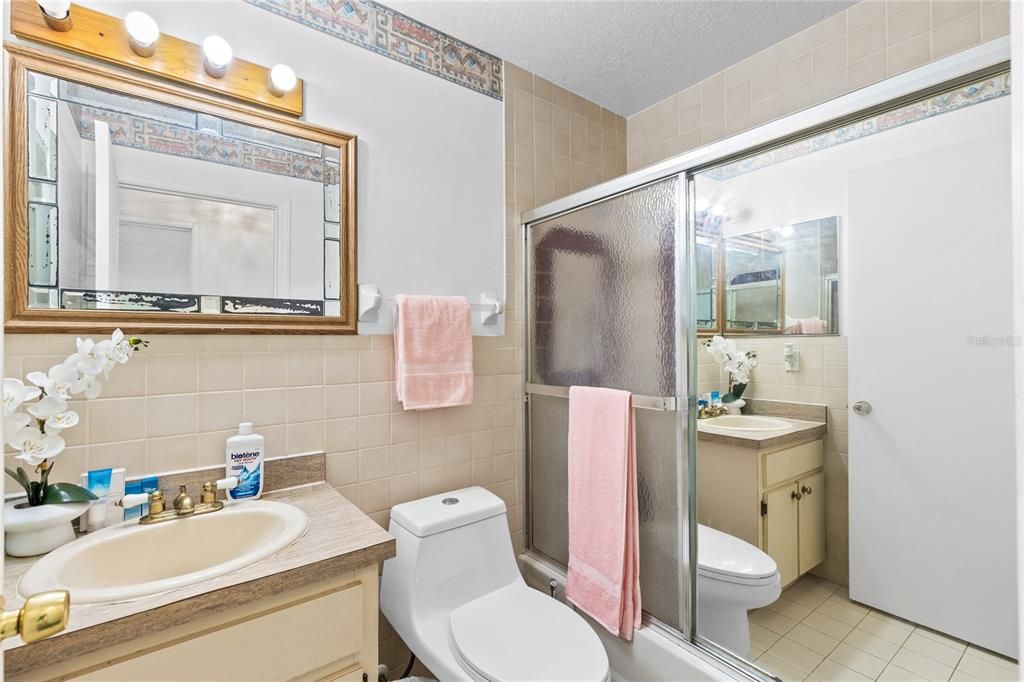 For Sale: $668,000 (5 beds, 4 baths, 2806 Square Feet)