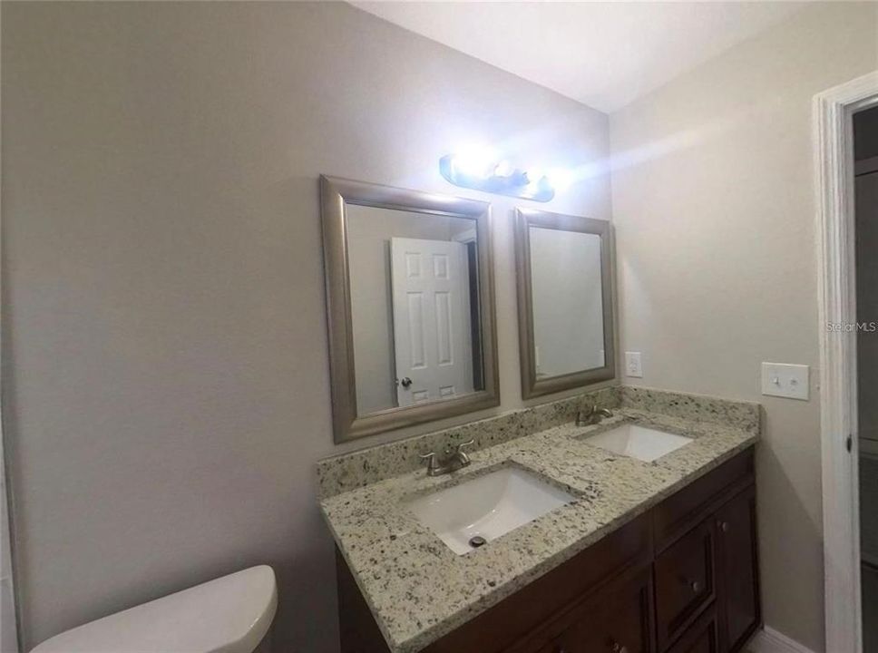 For Rent: $1,250 (2 beds, 1 baths, 912 Square Feet)