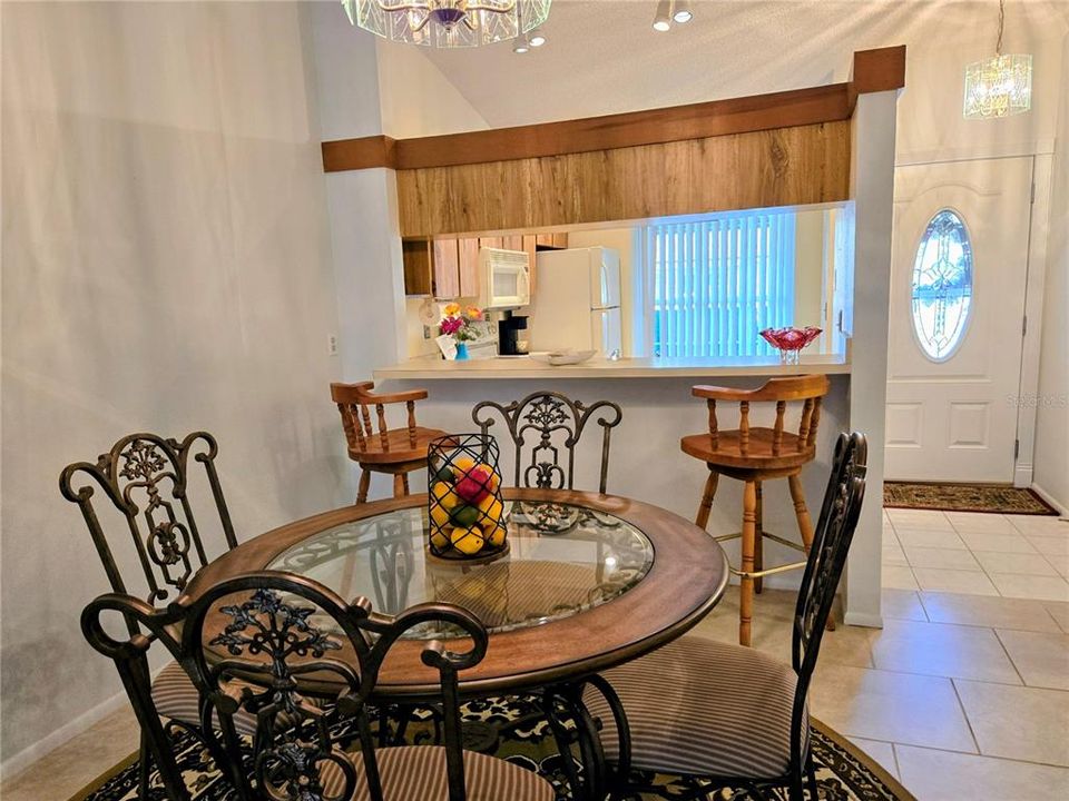 Под контрактом: $269,900 (2 спален, 2 ванн, 1036 Квадратных фут)
