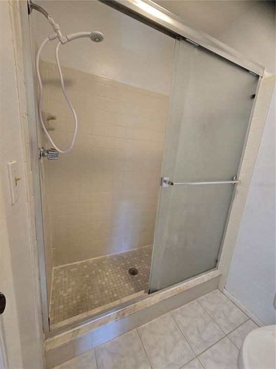 Под контрактом: $269,900 (2 спален, 2 ванн, 1036 Квадратных фут)
