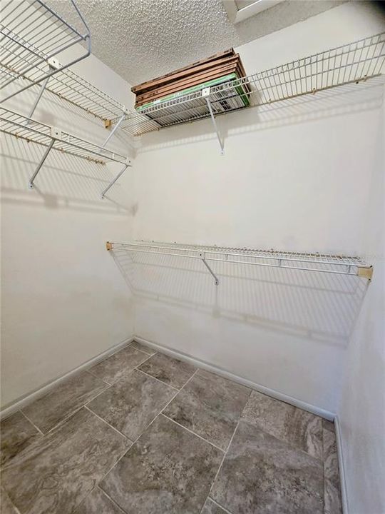 Под контрактом: $269,900 (2 спален, 2 ванн, 1036 Квадратных фут)