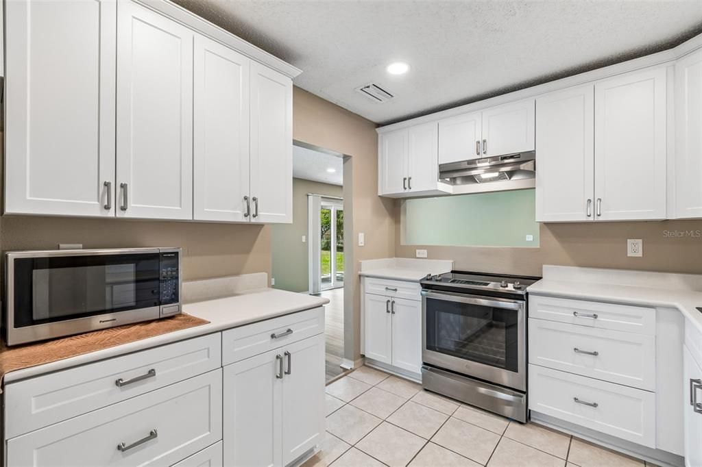 Activo con contrato: $239,900 (2 camas, 2 baños, 1180 Pies cuadrados)
