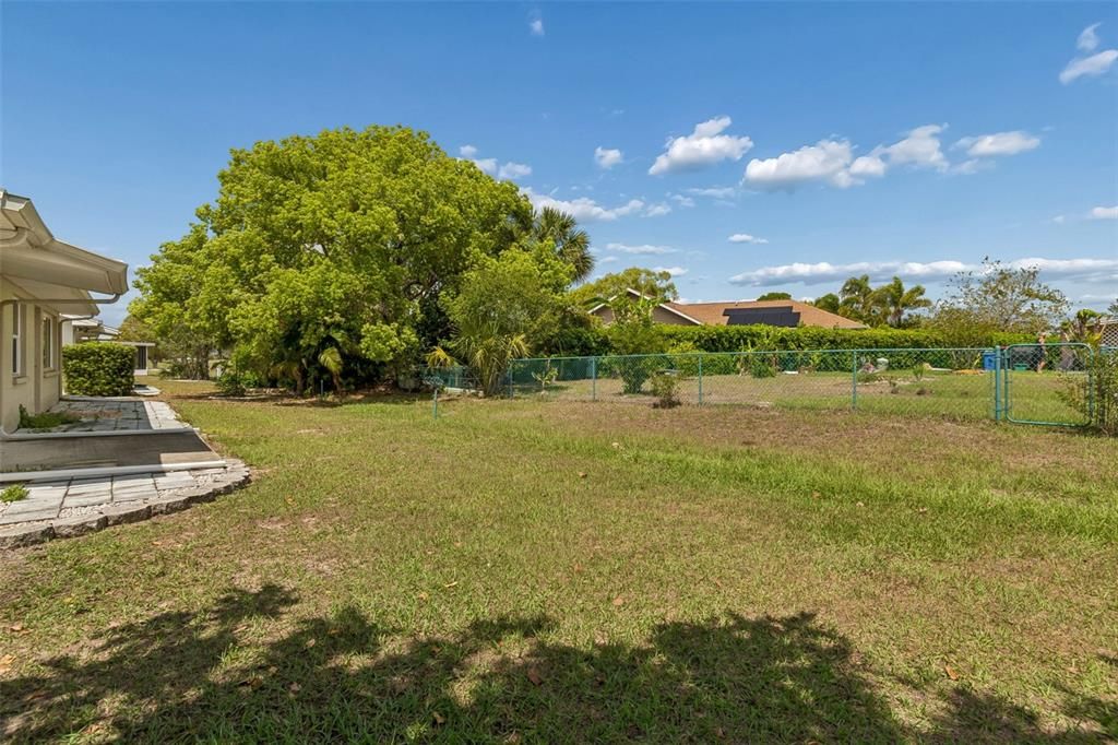 Activo con contrato: $239,900 (2 camas, 2 baños, 1180 Pies cuadrados)